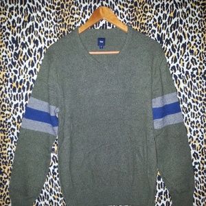 Men's Retro Style Gap Sweater Size Medium